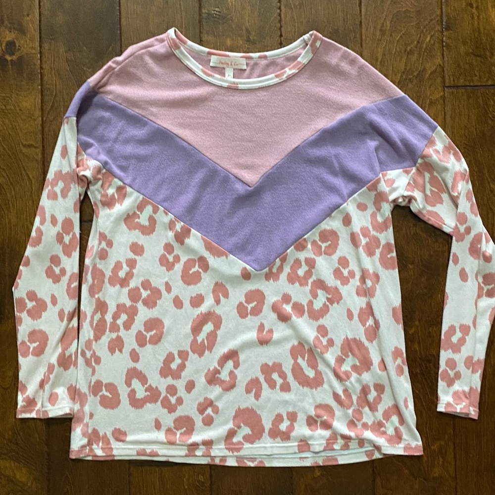 Hailey & Co pink leopard top size Medium